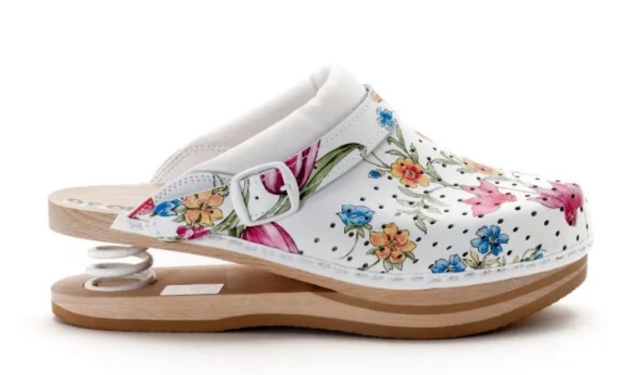 Zoccolo Chiuso Forato Appoggio Su Legno Fiorito – Baldo/N.41