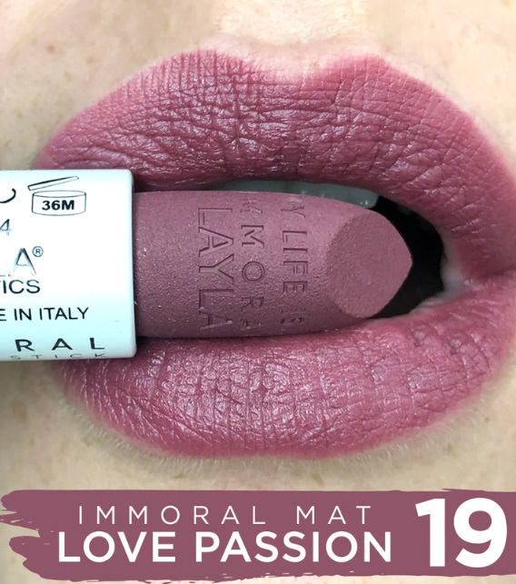 Rossetto labbra effetto mat Immoral - Layla/ M19 Love Potion - immagine 2