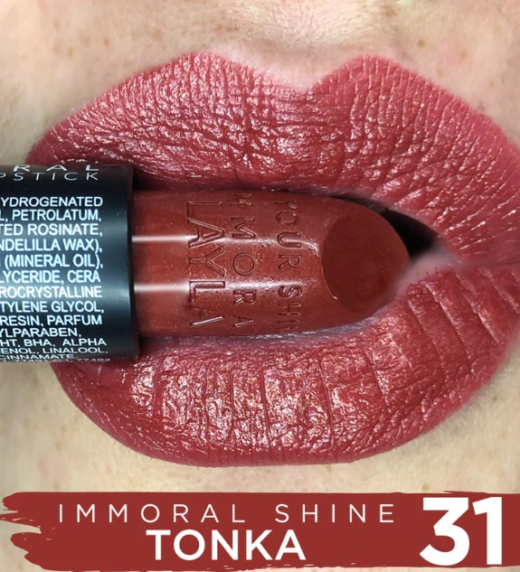 Rossetto labbra effetto shine Immoral - Layla/ 31 Tonka - immagine 2