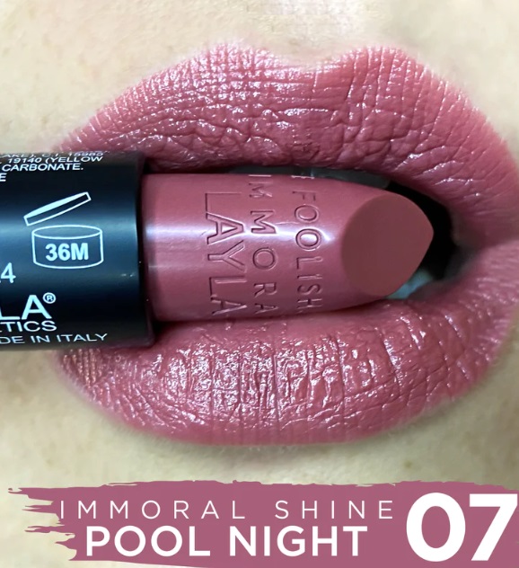 Rossetto labbra effetto shine Immoral - Layla/ 7 Pool Night - immagine 2